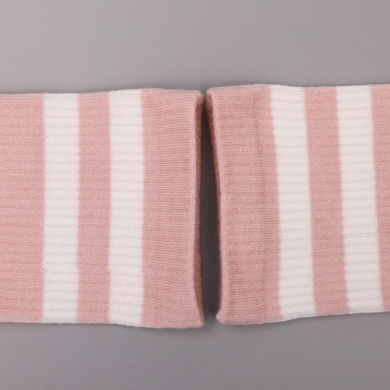 Mjukt spunnet sidennylon täckt med ammoniak 2 horisontella remsor och förstärkta handsydda damstrumpor WSD1536