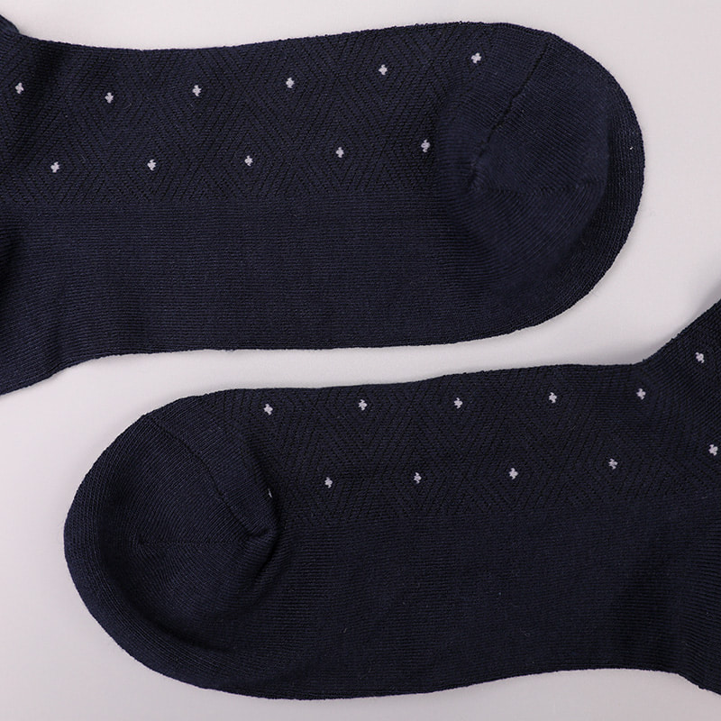 Mjukt spunnet sidennylonlindad ammoniak, osynlig diamantformad liten prickig jacquard handsydd vintertjocka herrstrumpor WSD2851