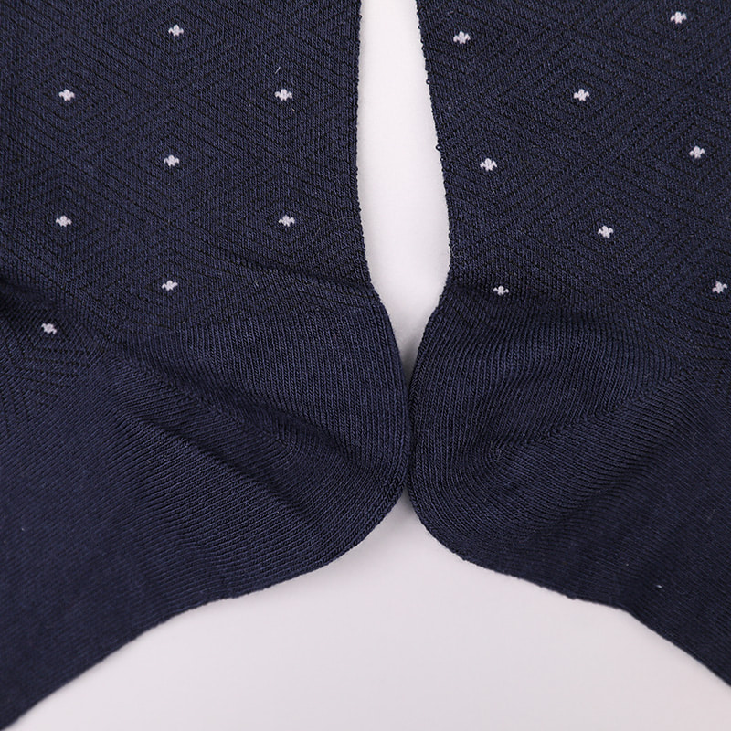 Mjukt spunnet sidennylonlindad ammoniak, osynlig diamantformad liten prickig jacquard handsydd vintertjocka herrstrumpor WSD2851