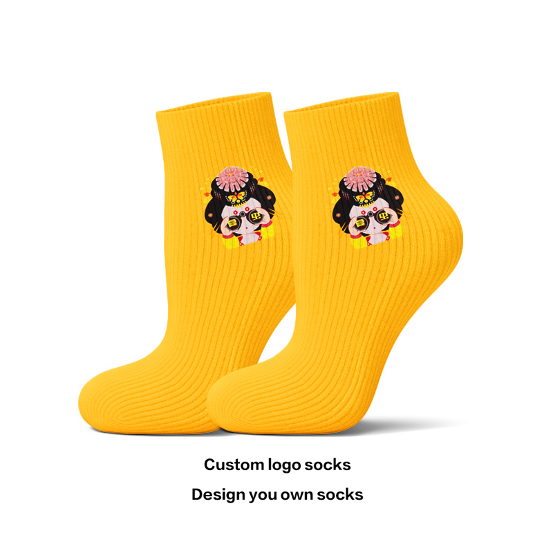 Anpassade strumpor Hotsäljande Custom Logo Printed Socks Polyester Blank White Tube Sublimation 3d Print Custom Socks Printing